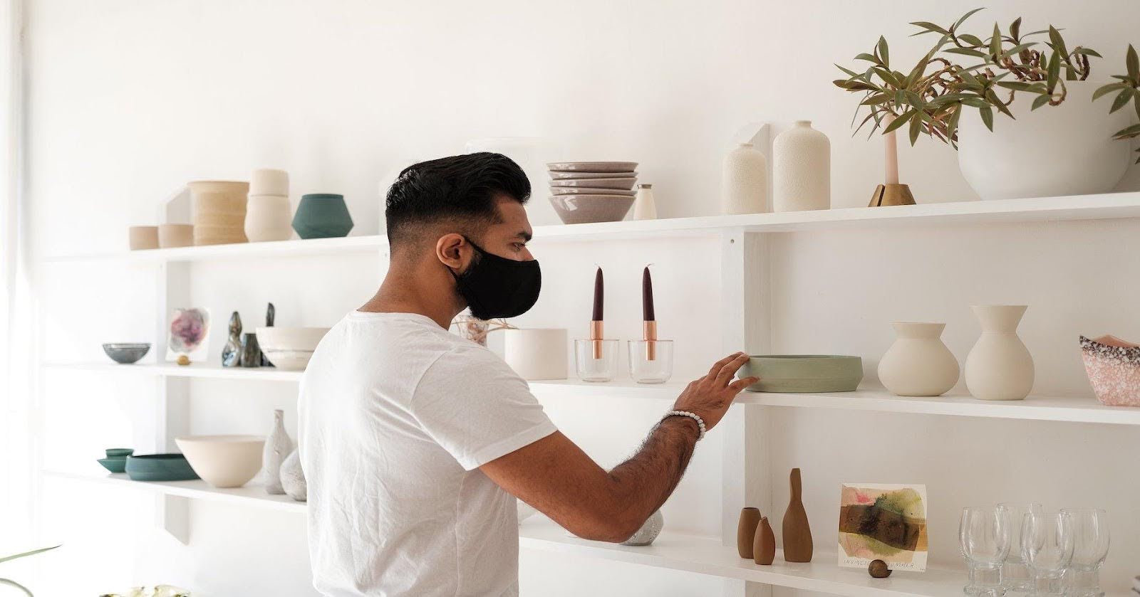 Qu’est-ce que le merchandising visuel ? Exemples et conseils