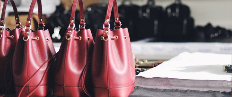 Comment un couple a transformé une idée de produit sur Kickstarter en une marque de maroquinerie à succès