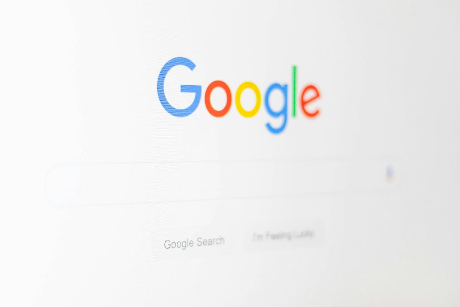 Comment fonctionne l’algorithme de Google ? (2025)